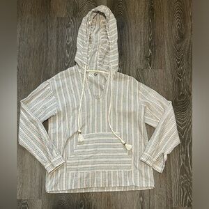 Small Hooded Pullover